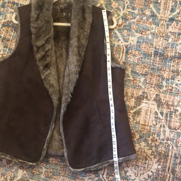 Brown faux fur vest - Picture 9 of 9